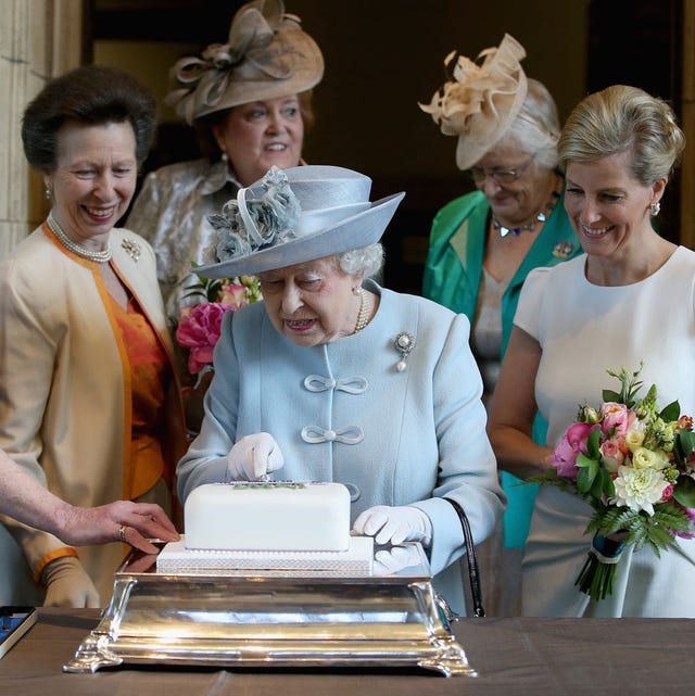 Give rights Oppressor Thanksgiving 9 Recipes by Queen Elizabeth, Kate Middleton & More Royals to Cook Now Give rights Oppressor Thanksgiving 9 Recipes by Queen Elizabeth, Kate Middleton & More Royals to Cook Now