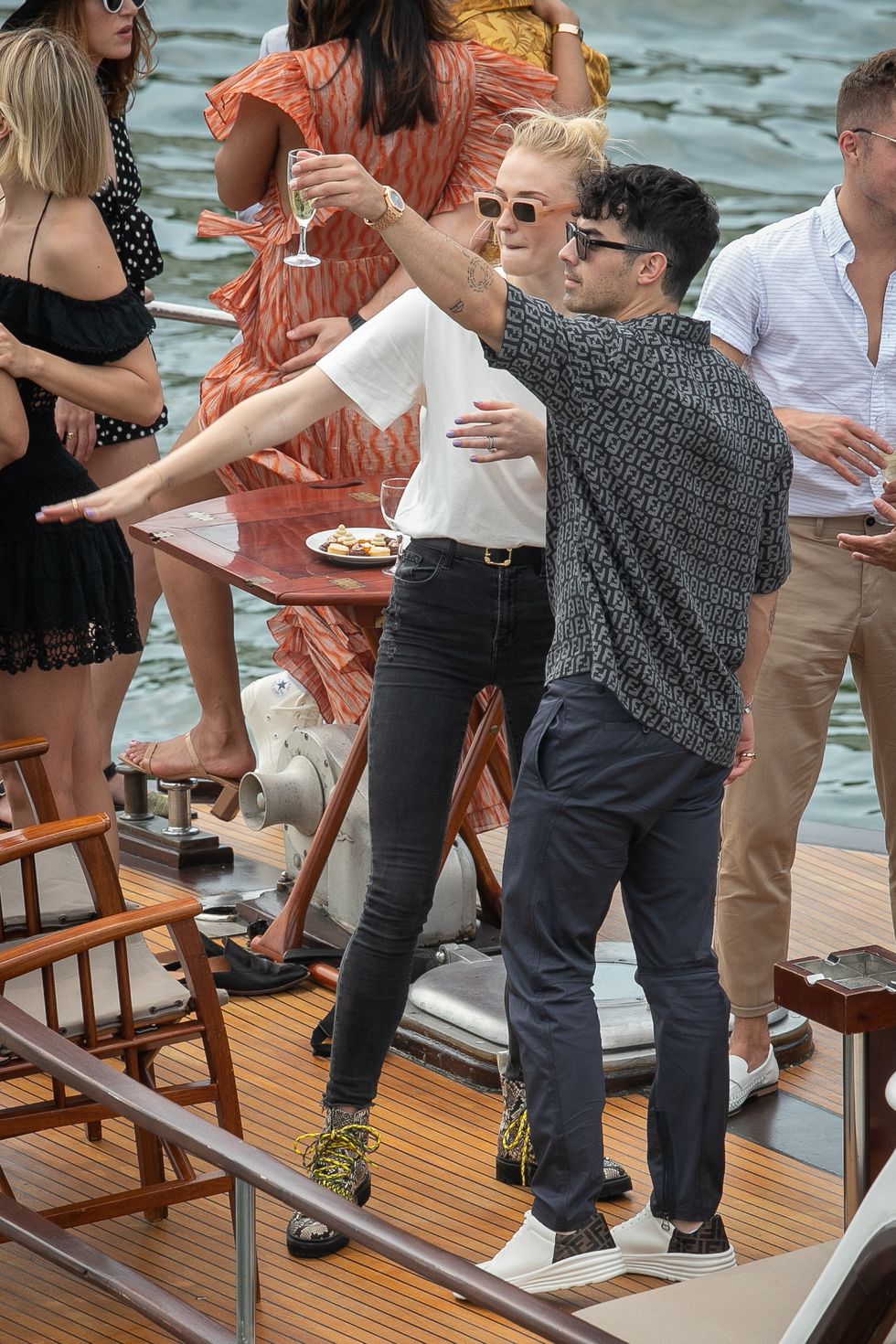 Sophie Turner Joe Jonas boat party in Paris