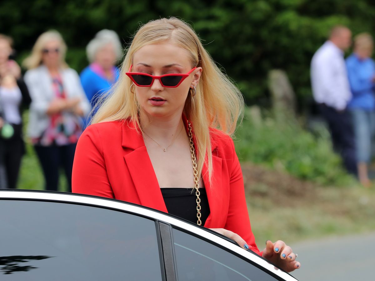 Pregnant Sophie Turner hates the blazer outfit she wore to Kit Harington's  wedding – The US Sun