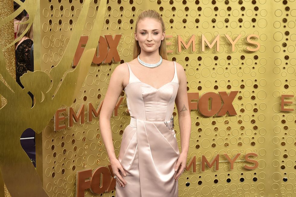 Emmys 2019: Sophie Turner's Louis Vuitton Emmys Jewels Took 1,175 Hours To  Make