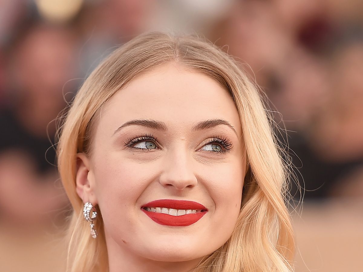 Sophie Turner's new fringe will inspire your autumn haircut