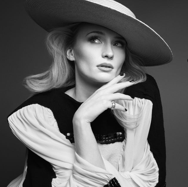 sophie turner models louis vuitton sophie turner models louis vuitton
