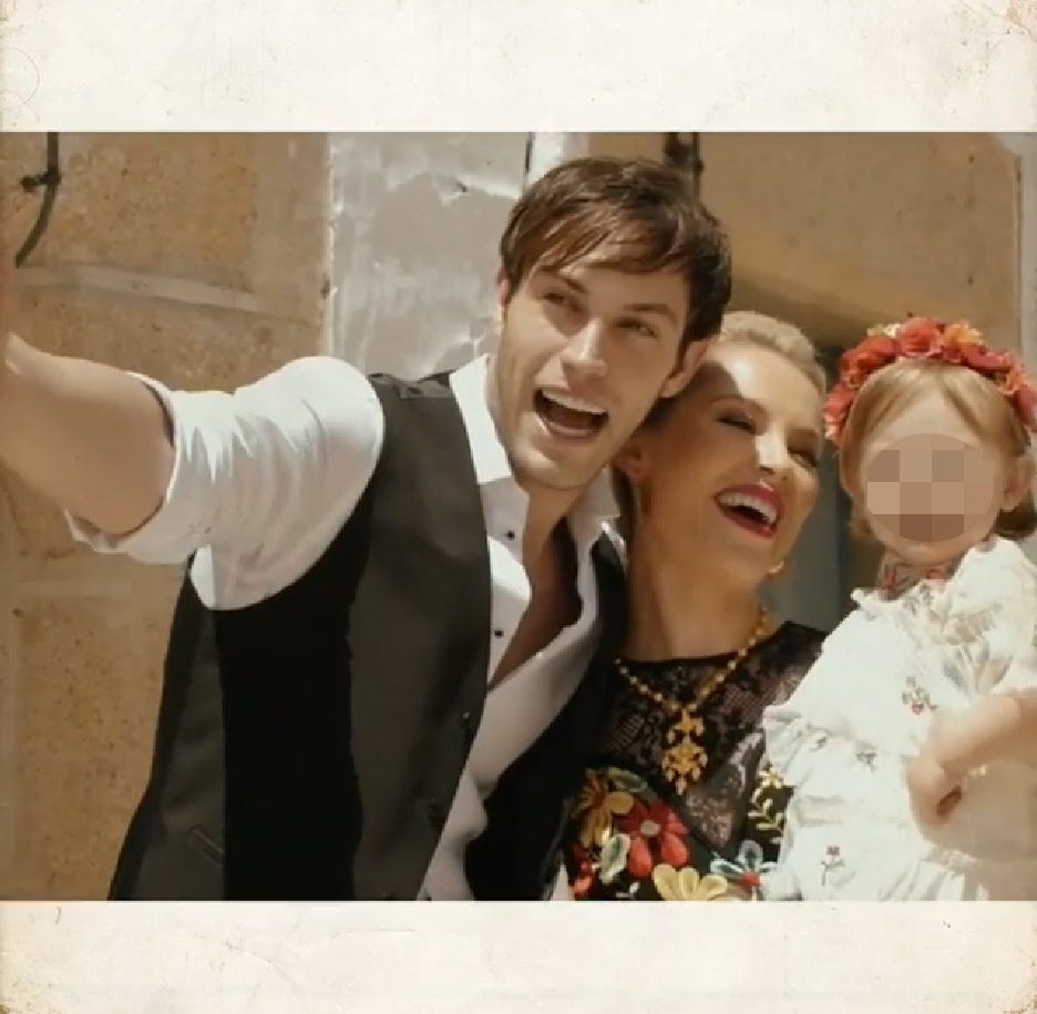 Photograph, Facial expression, Snapshot, Selfie, Photography, Happy, Fun, Smile, Tradition, Event, 