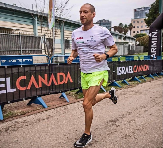 correre più di 160 chilometri in meno di 11 ore sorokin ci è riuscito