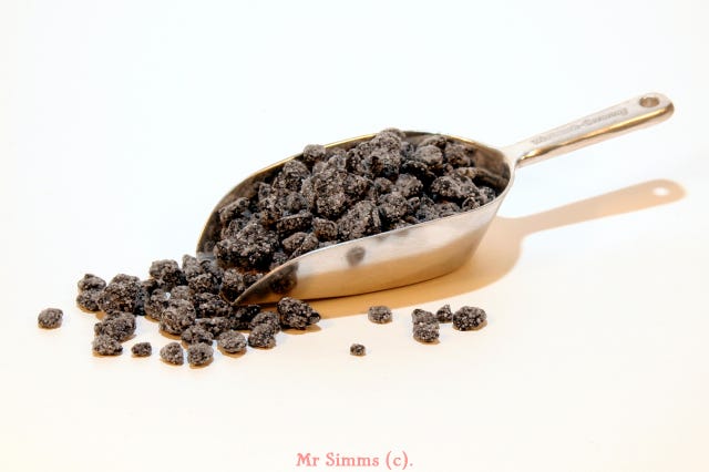 Food, Ingredient, Spoon, Cuisine, Spice, Dish, Black pepper, Raisin, Produce, 