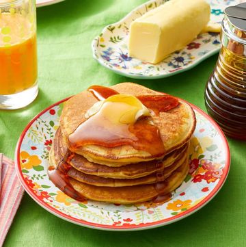 the pioneer woman's edna mae's sour cream pancakes recipe