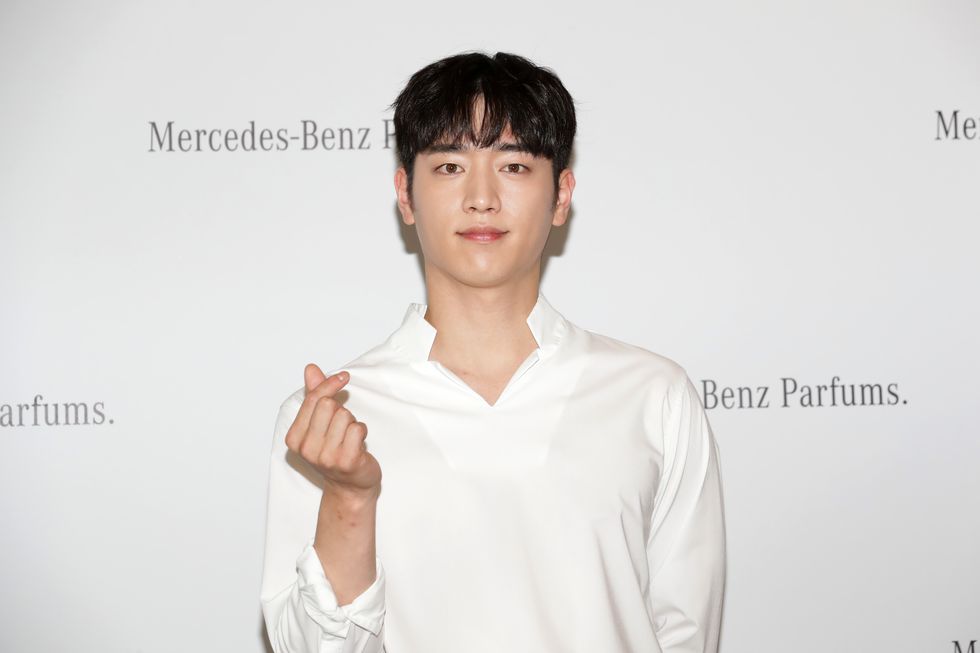 seo kang joon autograph session for mercedes benz parfums