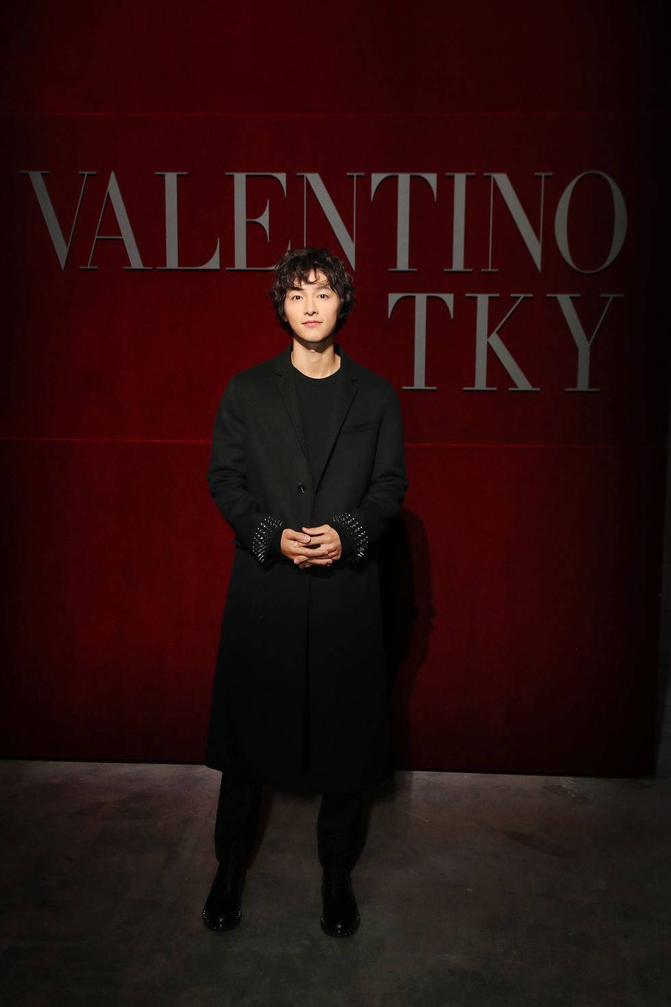 song joong ki attends valentino pre fall 2019 show in tokyo