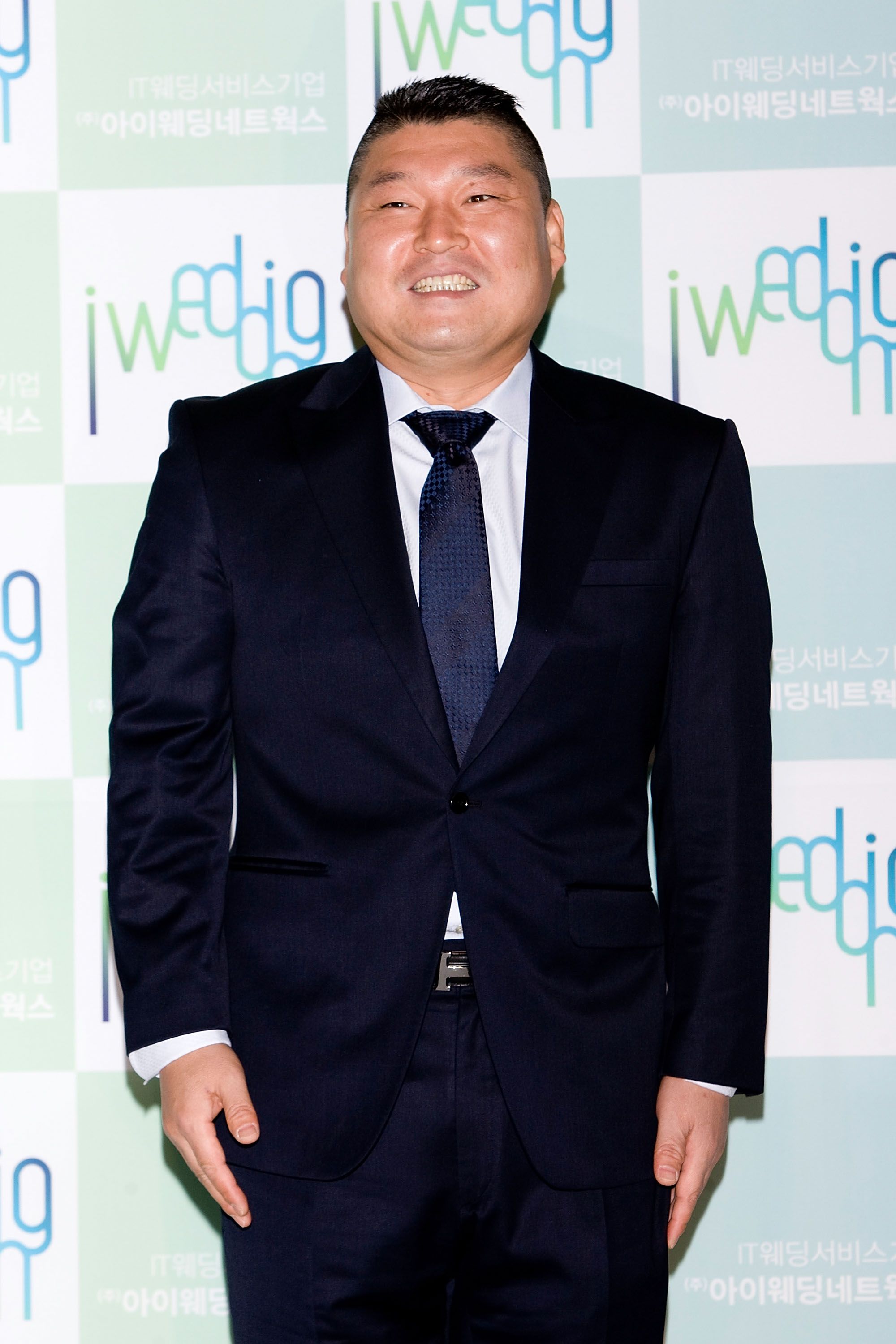 south-korean-mc-kang-ho-dong-