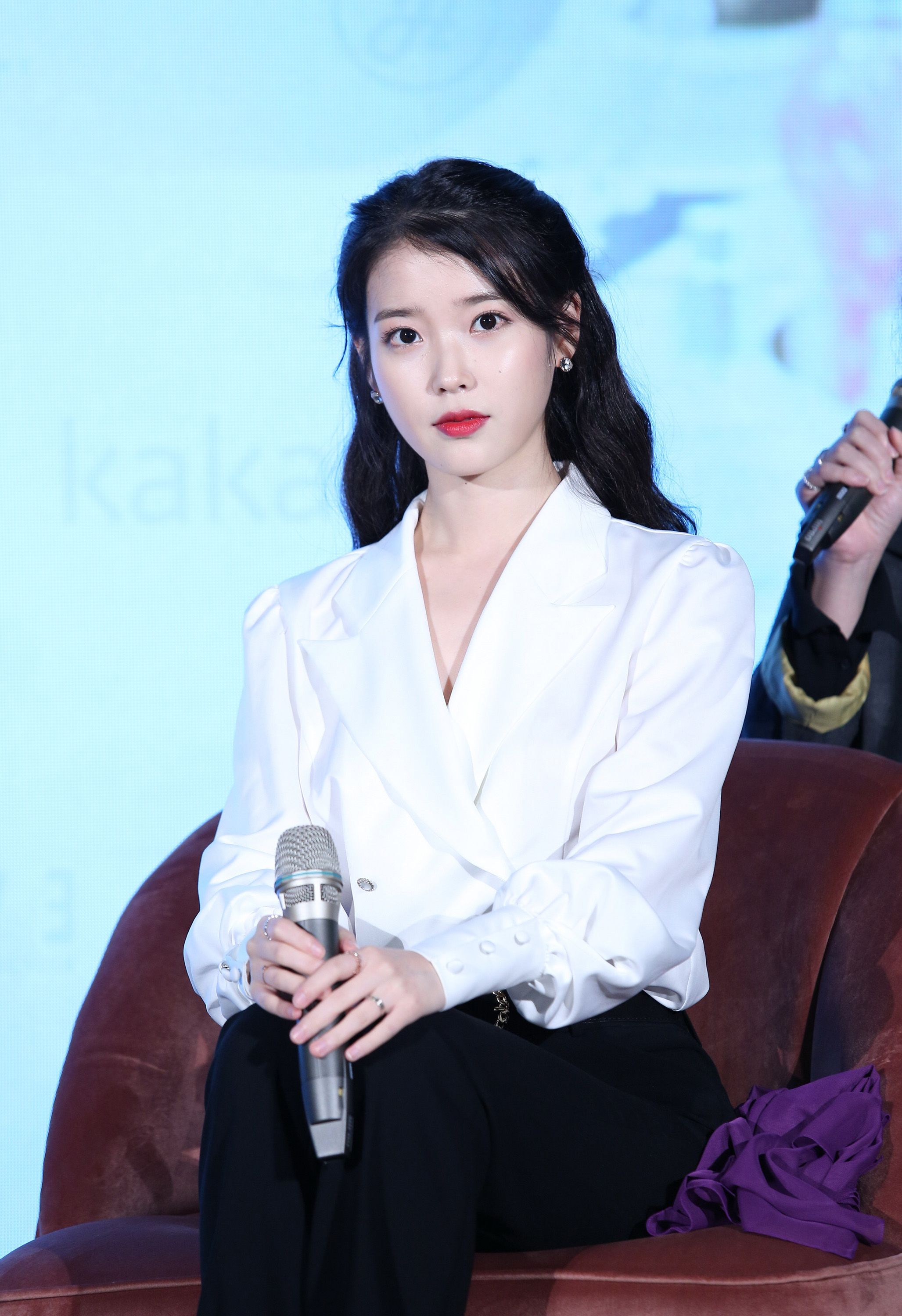 IU】“国民の妹”から女優イ・ジウンに！ 31歳を迎えるIUの美の歴史16年間を振り返り | ビューティ | ELLE ［エル デジタル］