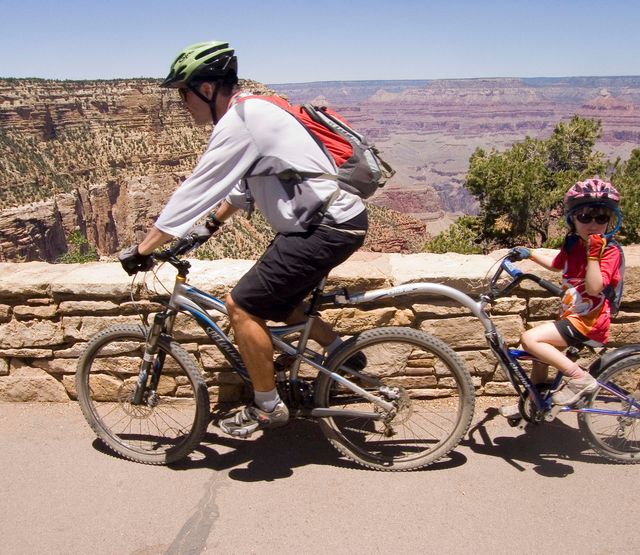 cyclists along the south rim of the grand canyon﻿