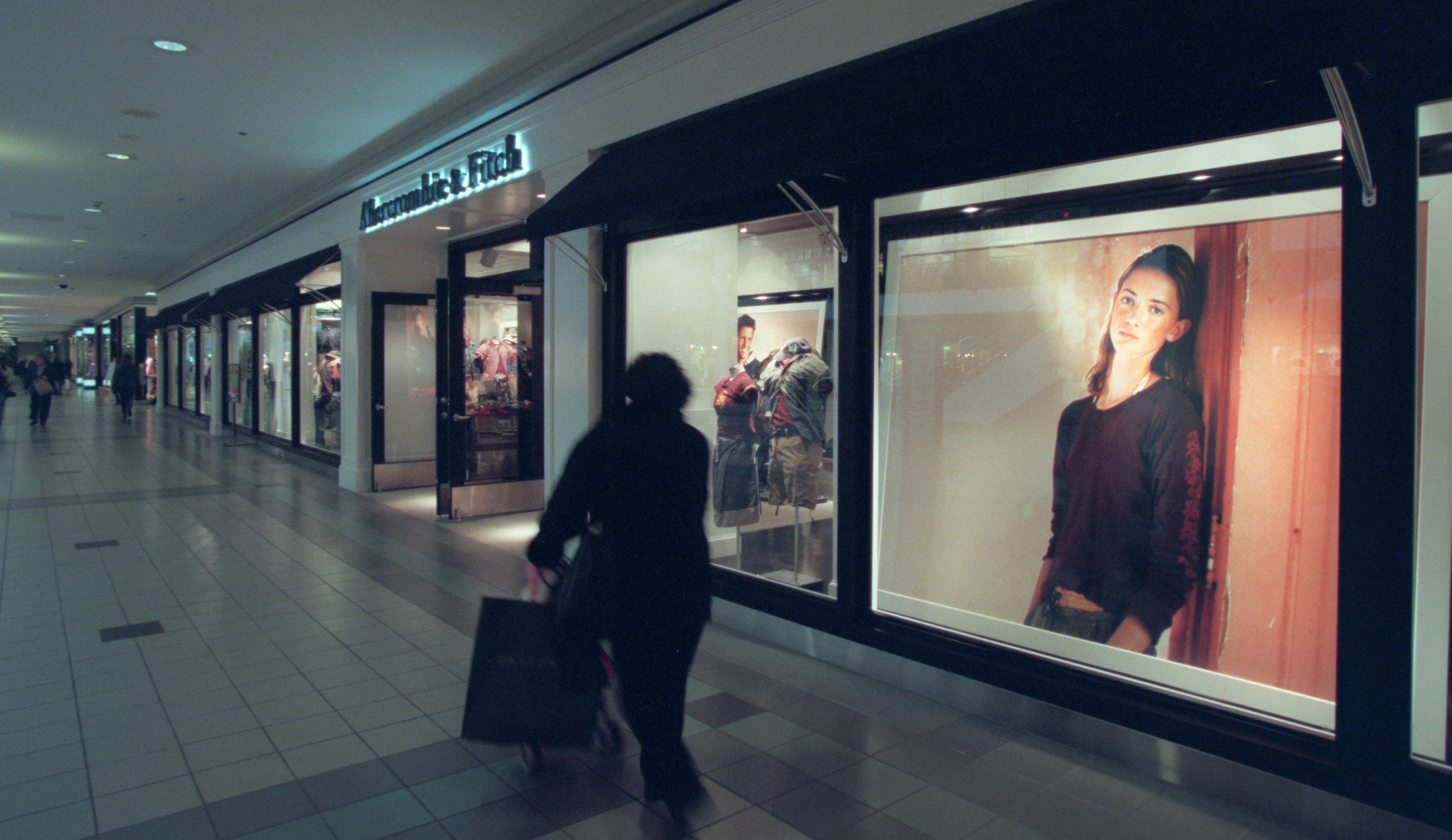 Malls Are Dying Out, These Photos Capture Classic Mall Memories