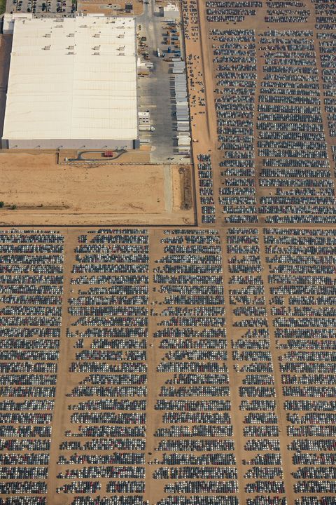 De Southern California Logistics Airport is een van de 37 locaties waar Volkswagenautos worden opgeslagen door eigenaren