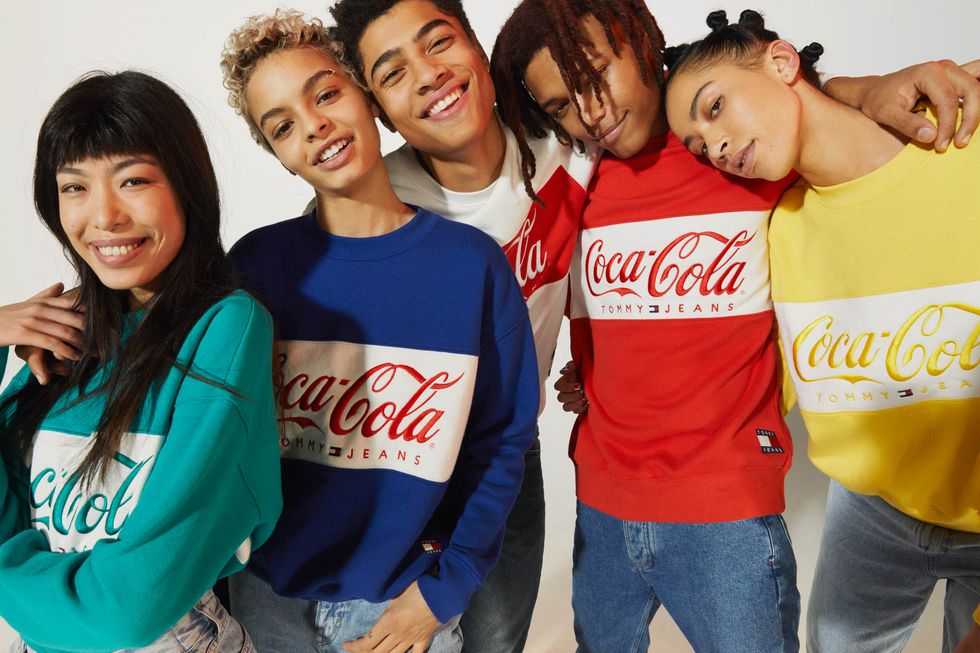 kim resident Ruckus Tommy Hilfiger Coca-Cola Sweatshirt - Cool Throwback Old-School Clothes