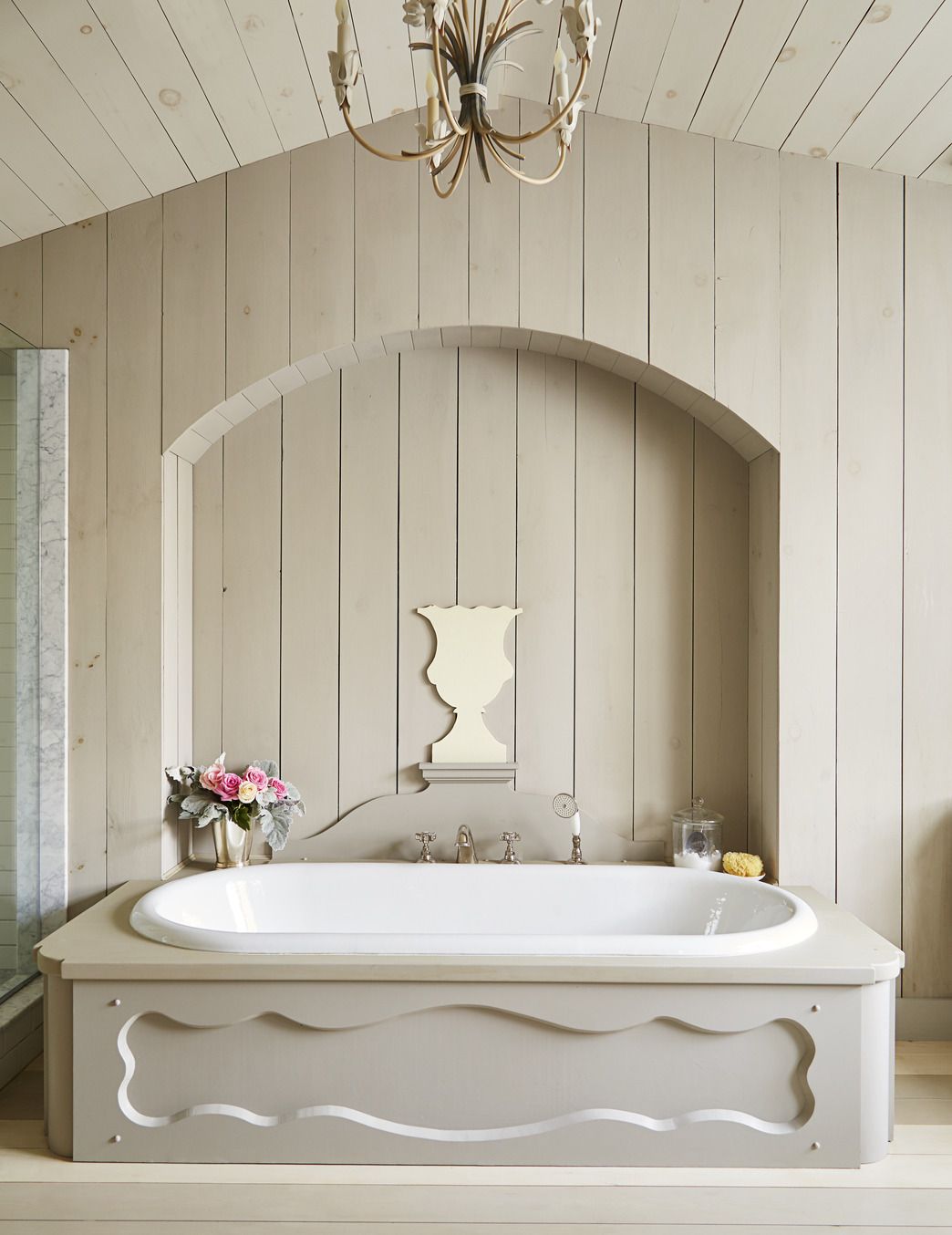 25 Bath Trays That Will Make Your Space Feel Like A Spa