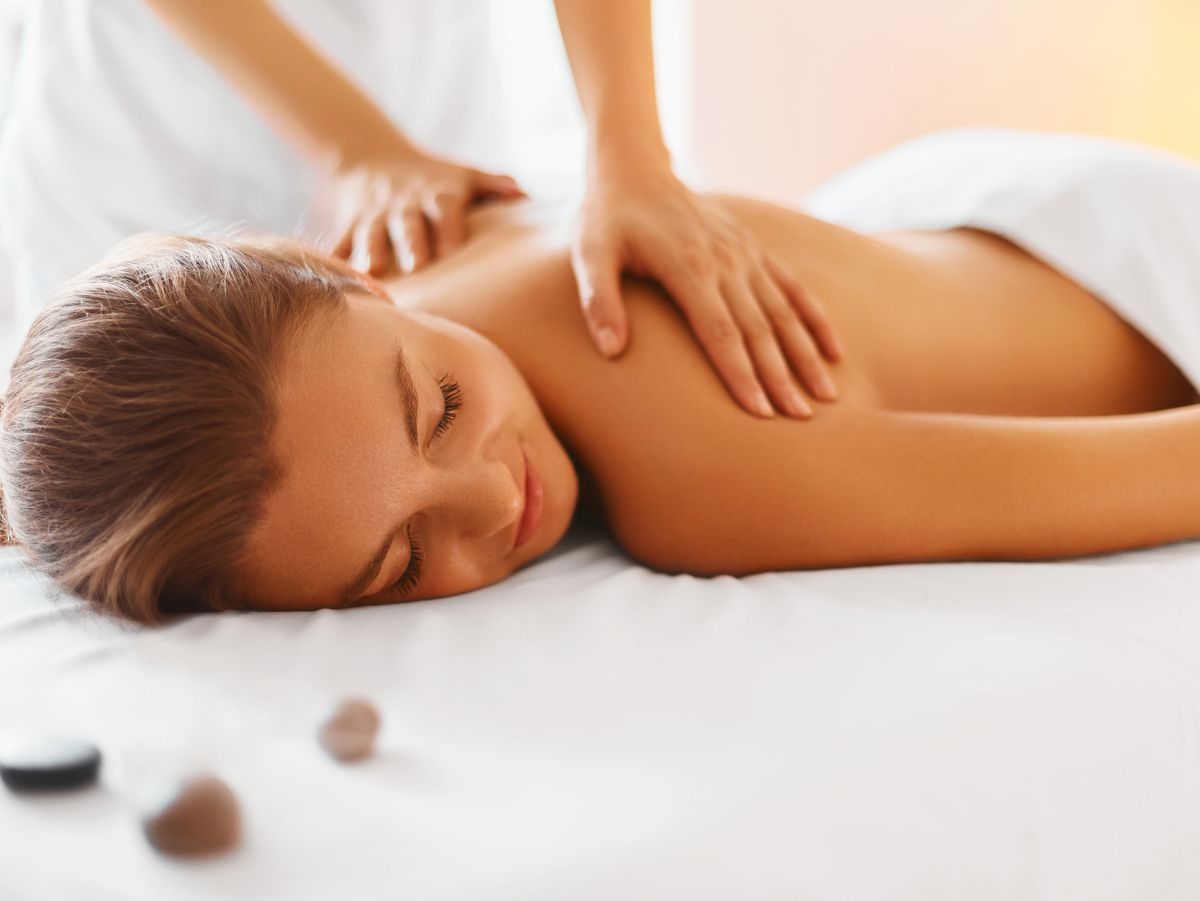 6 Benefits of Massage Therapy - Why It's Important to Get Massages