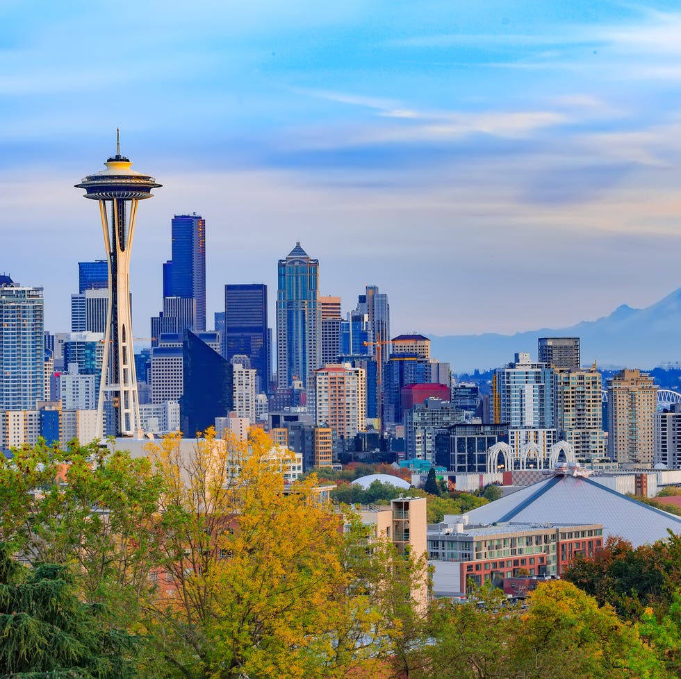 space needle and seattle downtown