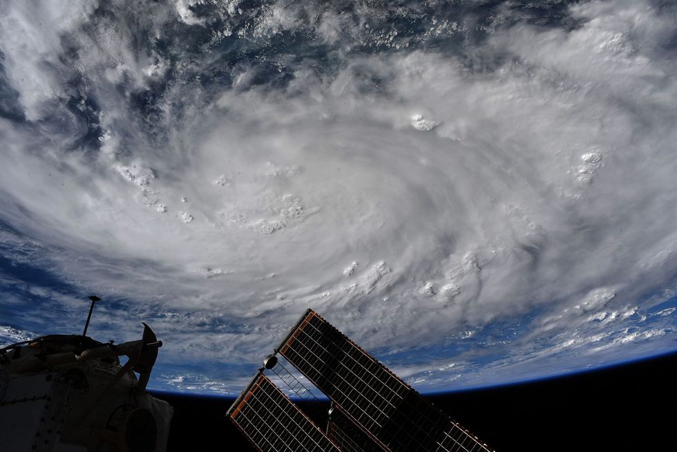 Schoot vrijdag vanuit de ISS dit plaatje van de orkaan Hanna in de Golf van Mexico toen die een herkenbare structuur kreeg schreef Hurley in een tweet bij deze foto die hij nam op 26 juli