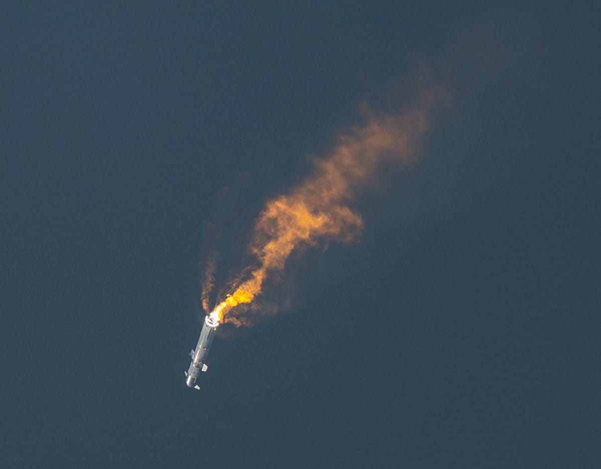 SpaceX Blew Up Two Rockets and Punched a Hole in the Ionosphere