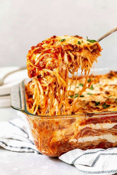 baked spaghetti in glass casserole