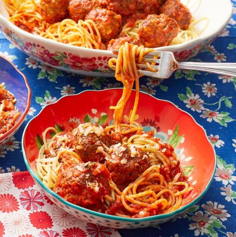 spaghetti and meatballs with fork twirl