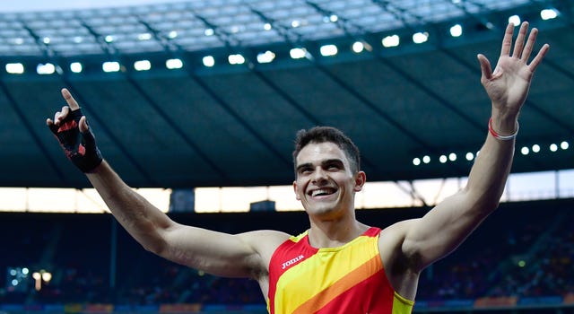 bruno hortelano celebra una victoria en berlin