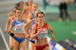 esther guerrero corre los 1500 metros en el europeo de estambul