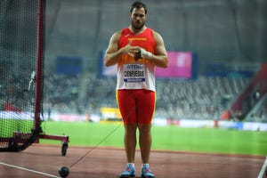 el lanzador extremeño de alto nivel javier cienfuegos se prepara para un lanzamiento durante la final de lanzamiento de martillo en el mundial de doha 2019