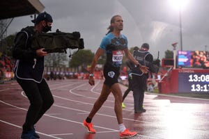 mohamed katir, tras ganar los 5000 metros de la liga de diamante de gateshead, gran bretaña