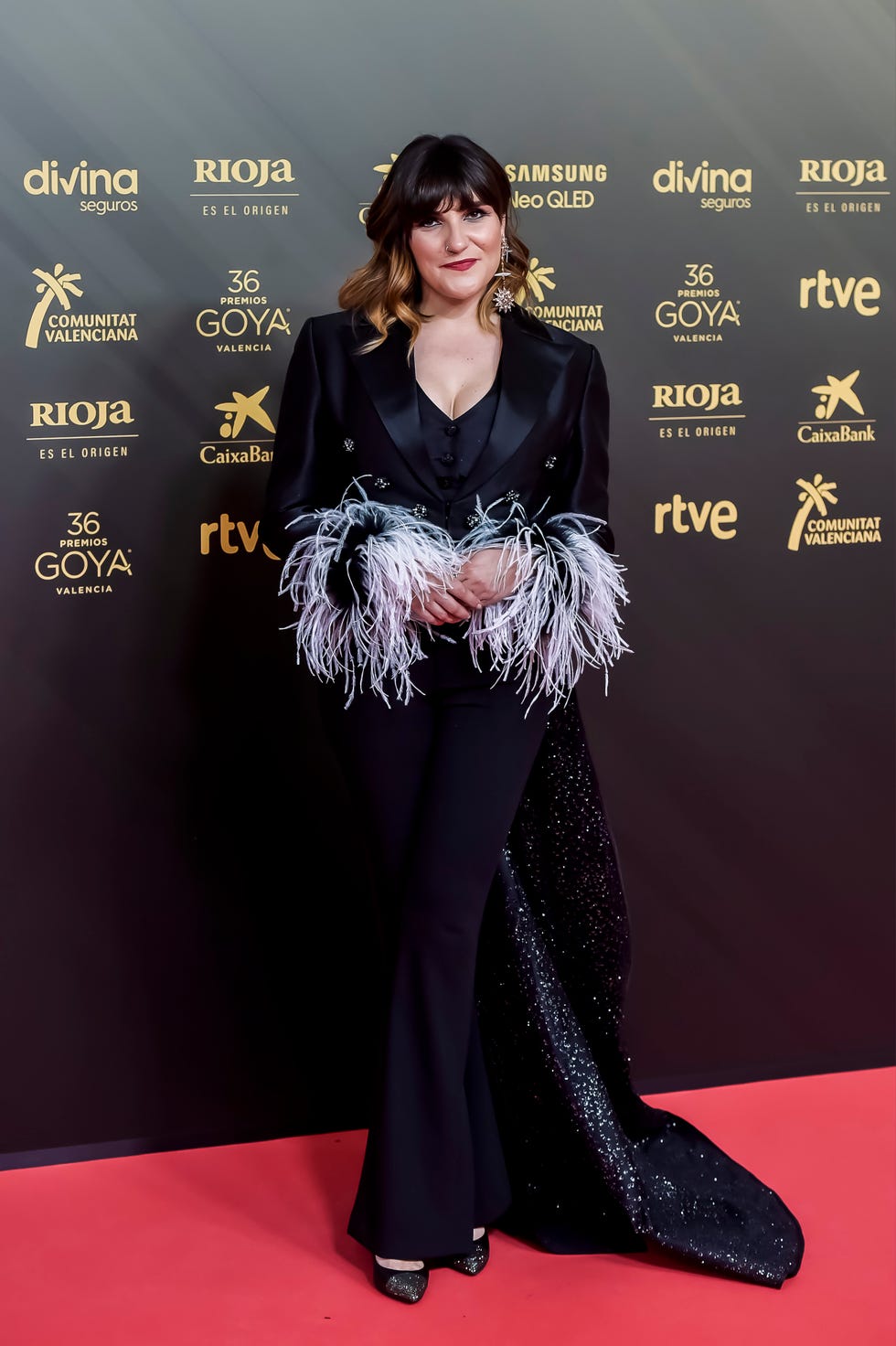 la cantante en la alfombra roja de los goya 2022