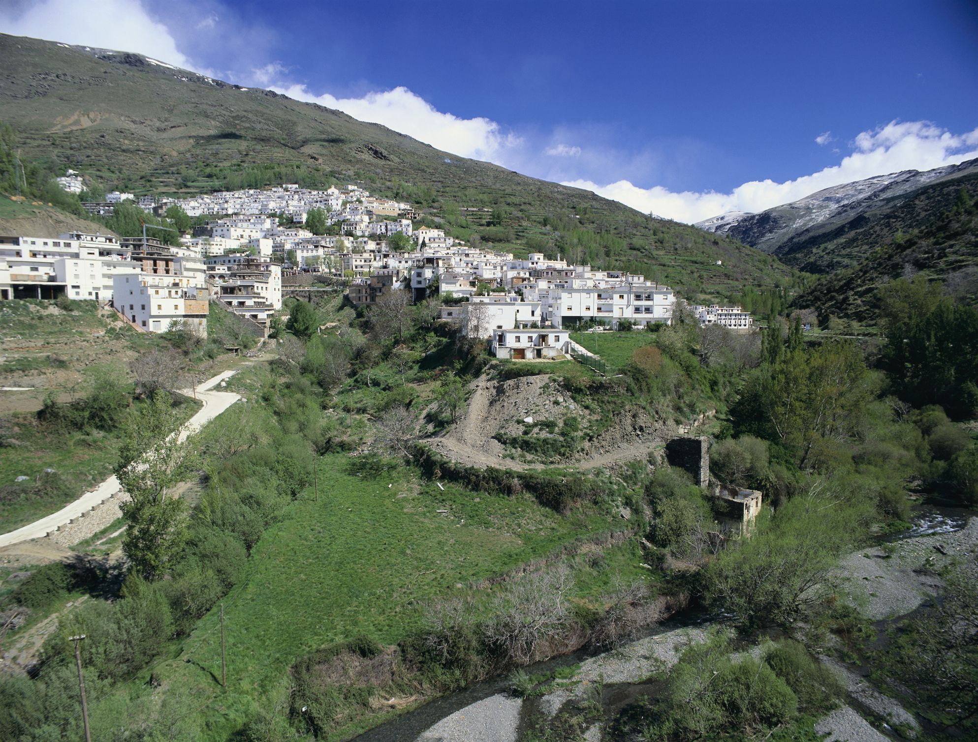 LOS PUEBLOS MAS BELLOS DE ESPAÑA Los 11 pueblos más bonitos de España que están de moda en