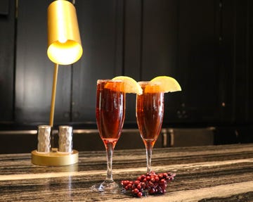 champagne cocktail, drink, alcoholic beverage, cocktail, classic cocktail, wine cocktail, distilled beverage, kir royale, food, french 75,