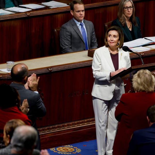 outgoing house speaker nancy pelosi announces she's stepping down from party leadership role