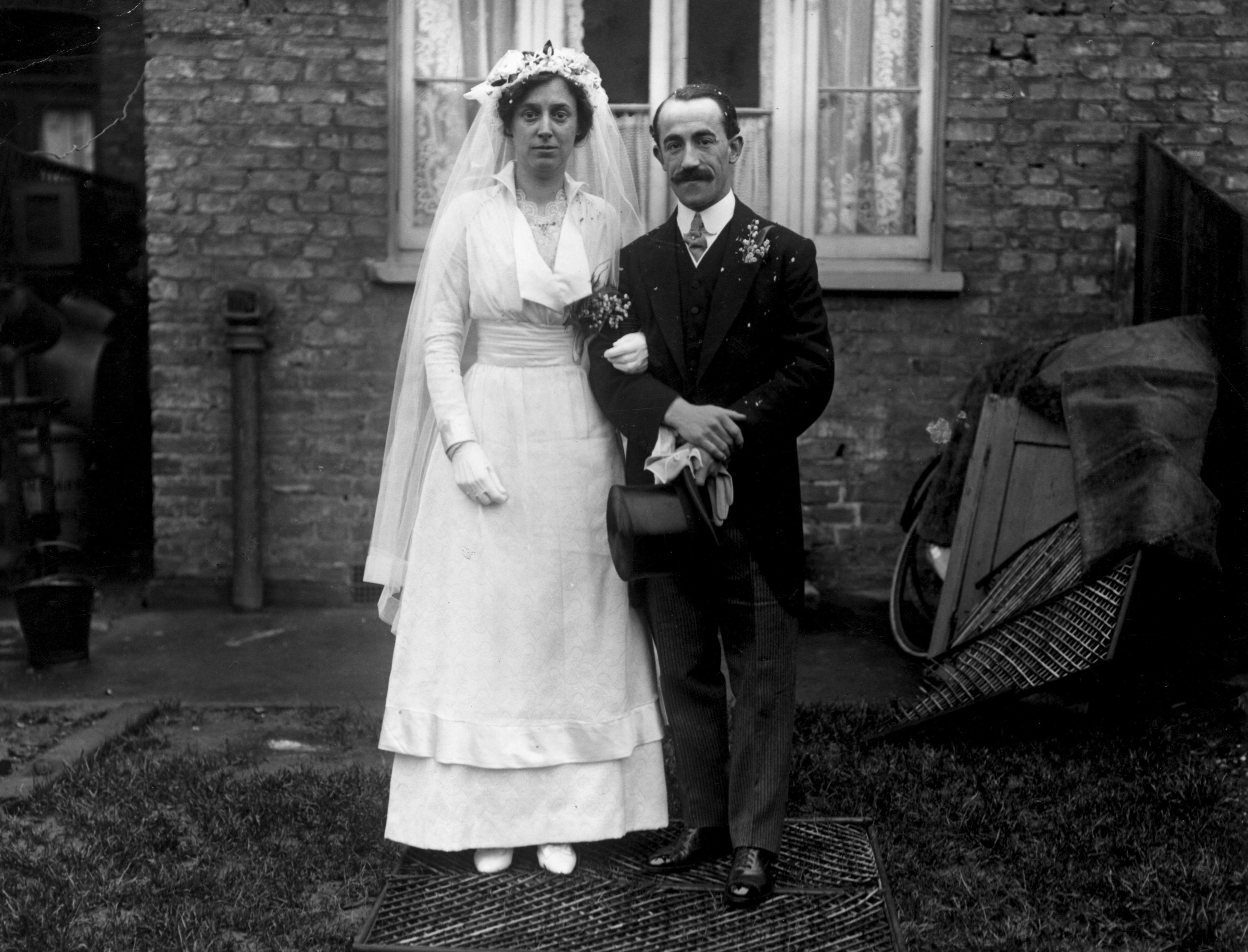 1915 English Wedding Dresses