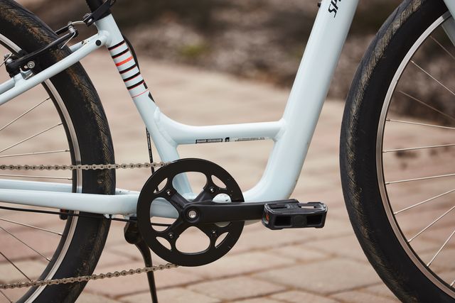 The Specialized Roll has a low step-over frame