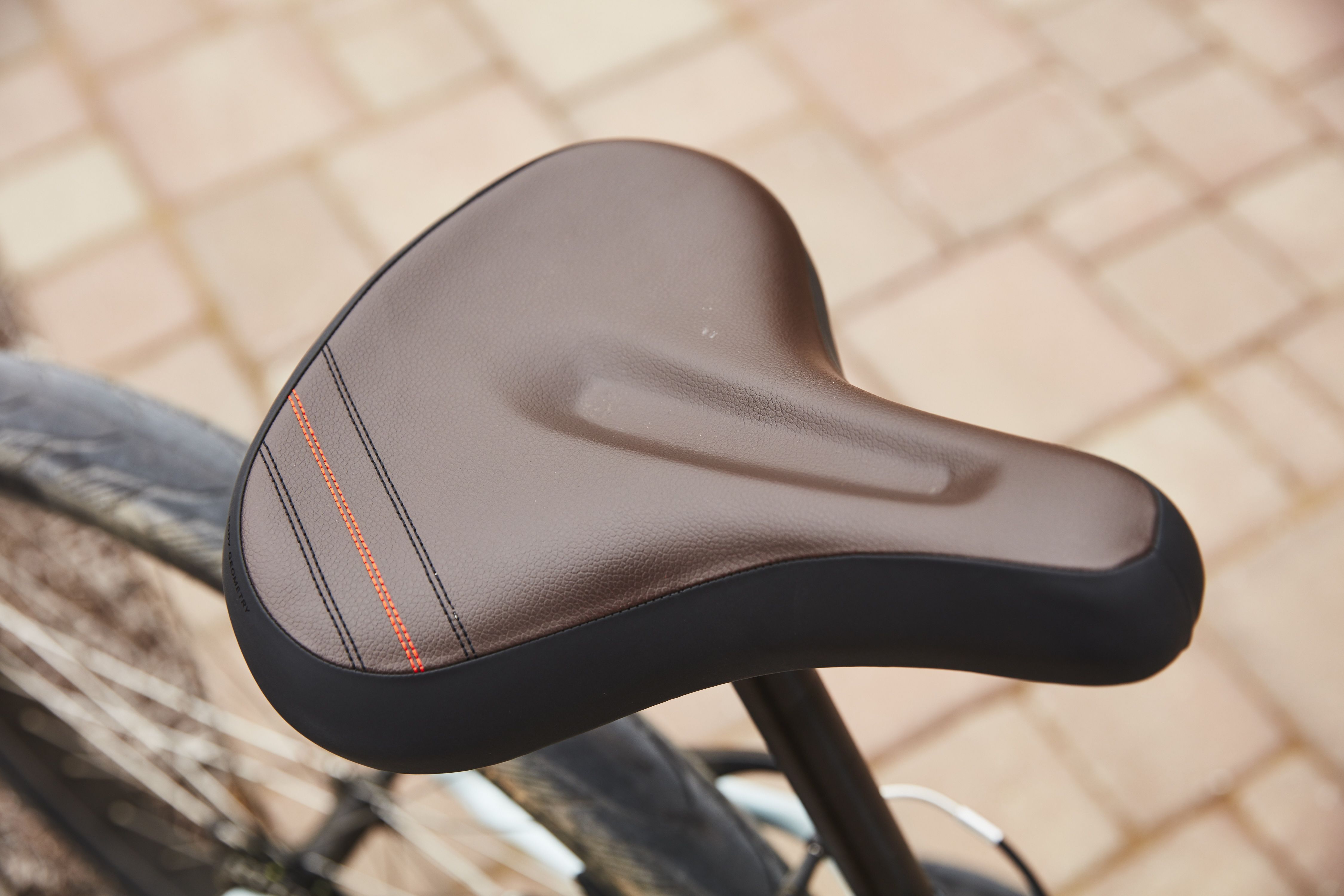 The Cup saddle on the Specialized Roll