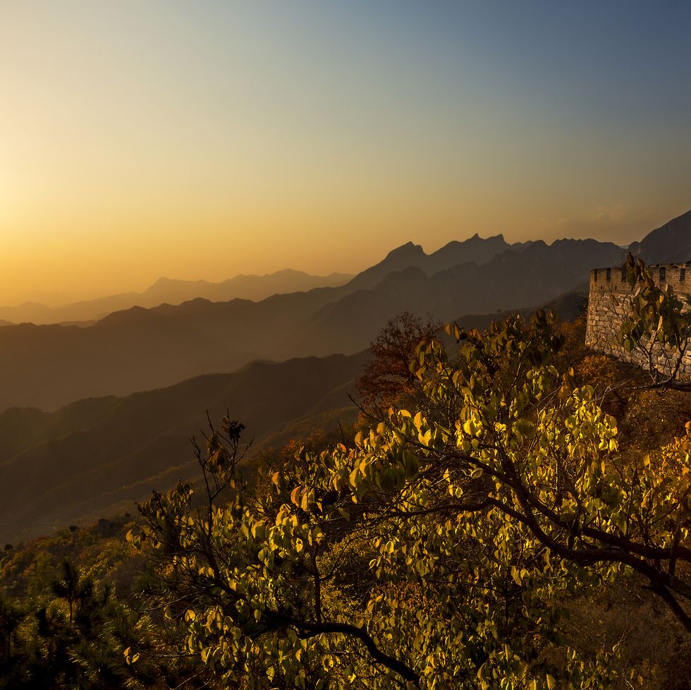 spectacular sunset at the great wall of china
