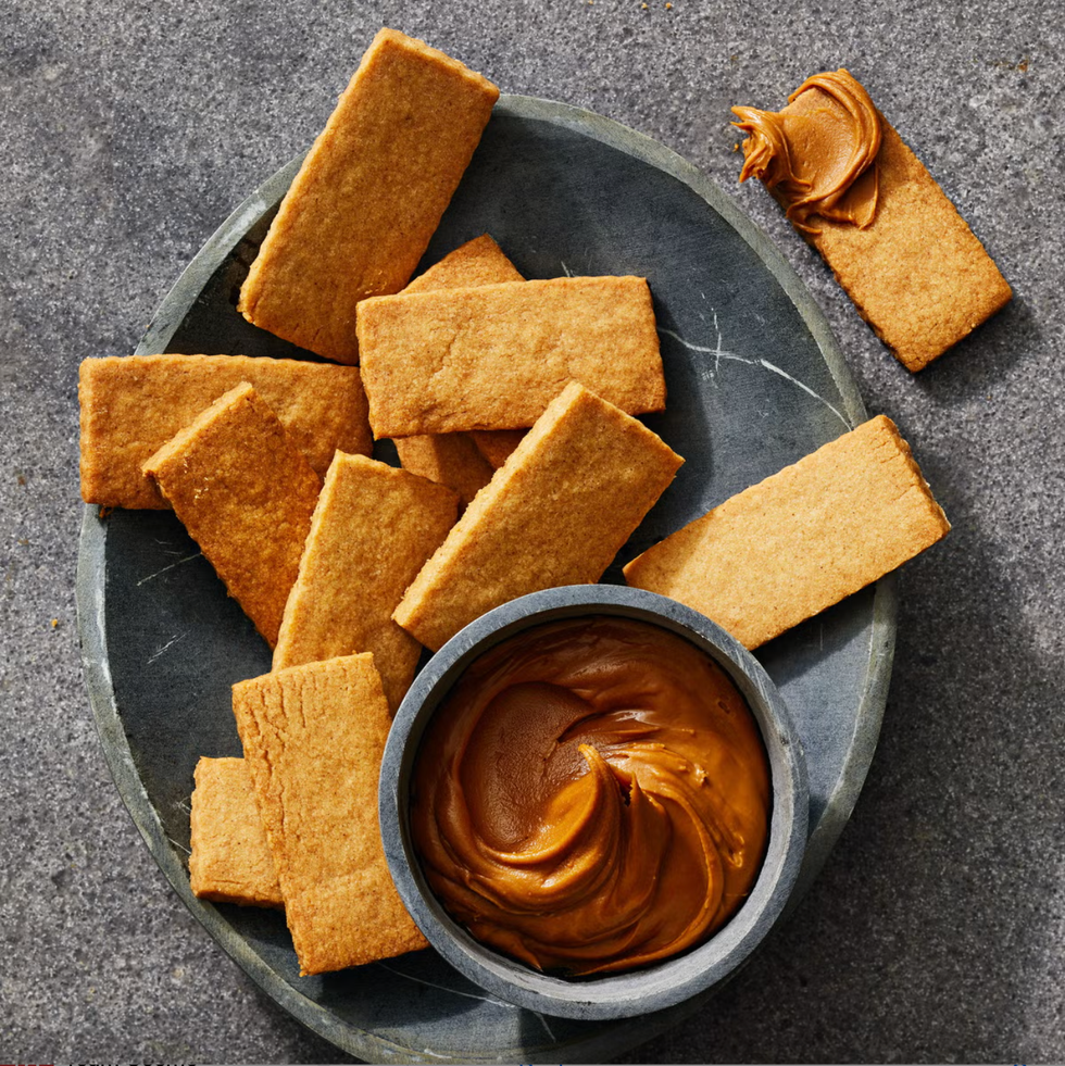 speculoos dippers with small bowl of speculoos cookie butter