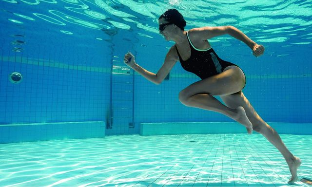 zwemmen, beter lopen, loopprestaties verbeteren, trainen