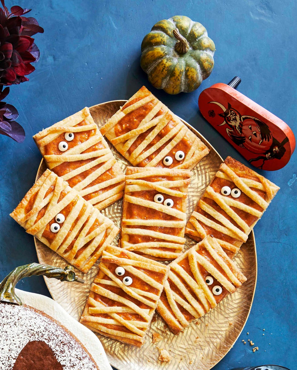 spiced pumpkin molasses cake, mummy pumpkin hand pies