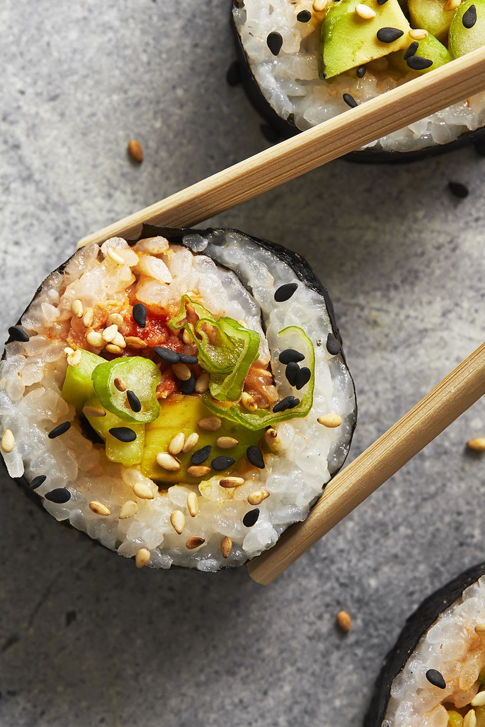 5 Sushi Gadgets - to help you make sushi rolls in seconds 😊 