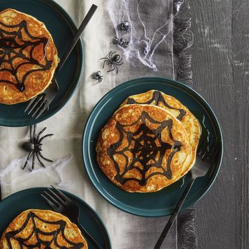 halloween spiderweb pancakes