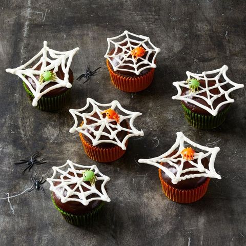 chocolate spiderweb cupcakes