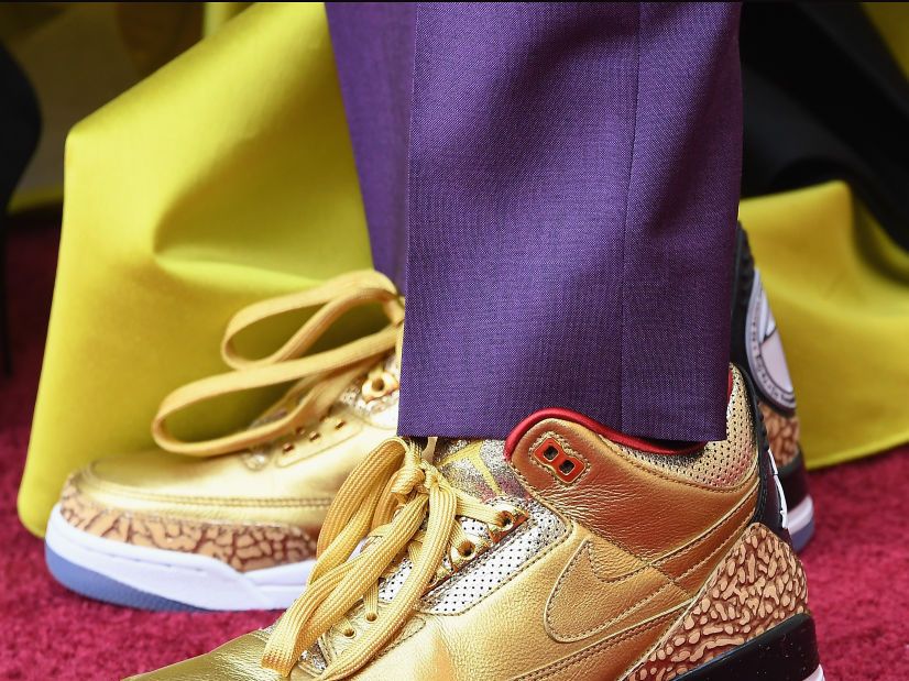 Spike Lee Wore Custom Gold Air Jordan 3 Sneakers to Oscars 2019 Designed by  Tinker Hatfield