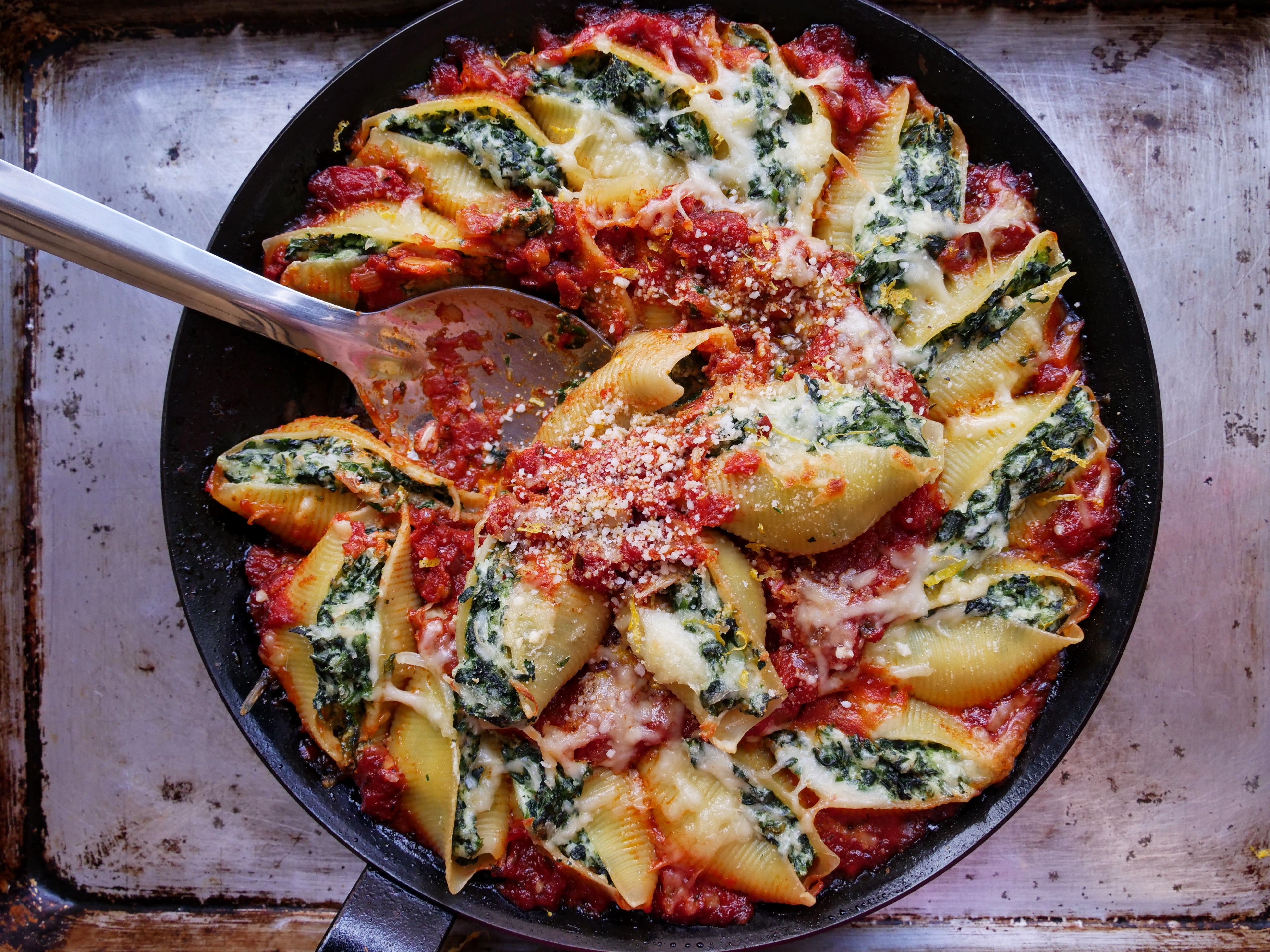 Stuffed Shells With Spinach — How To Make Spinach-Stuffed Shells
