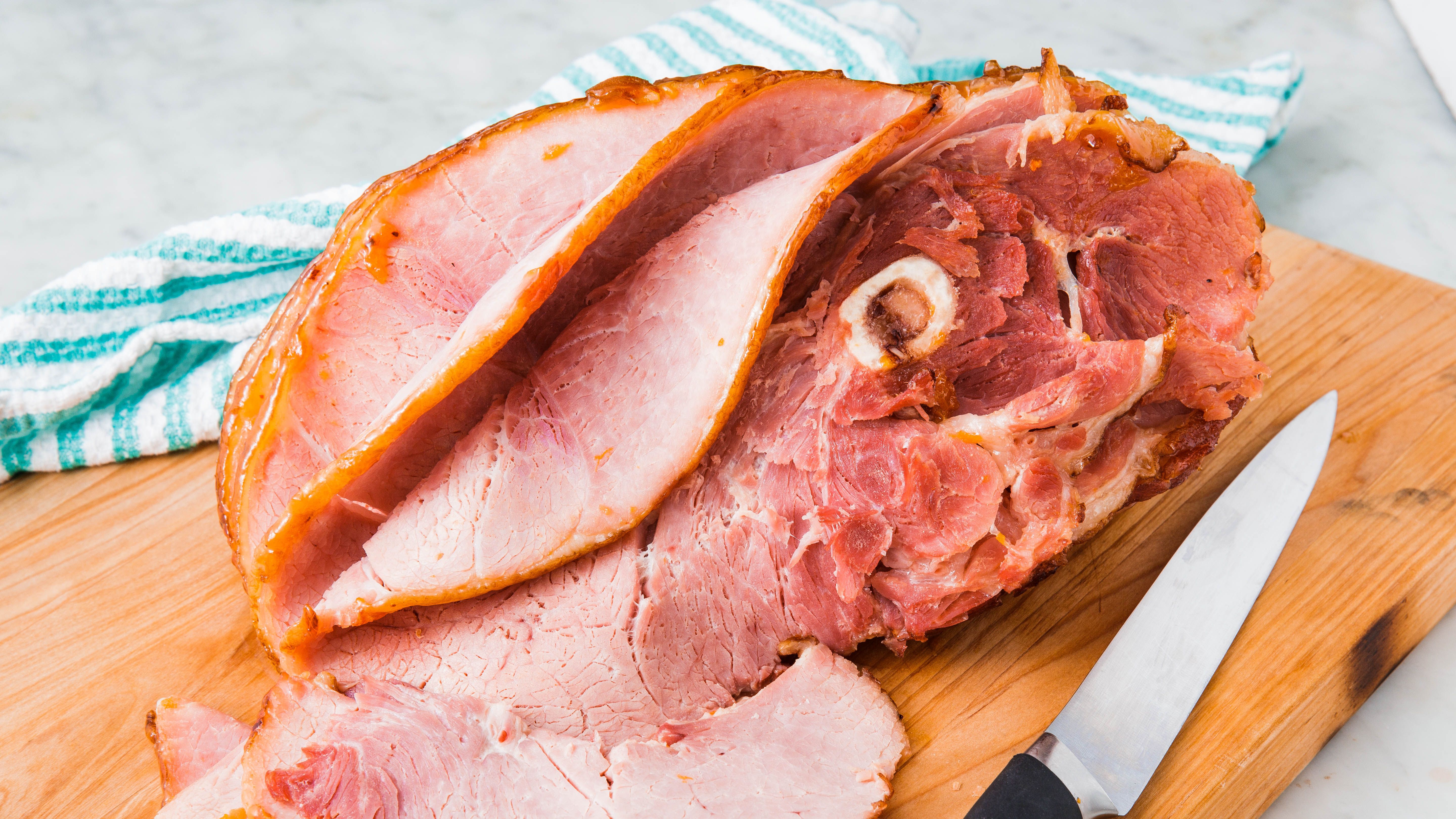 How to cook a SIMPLE Spiral Glazed Ham (without drying it out) - Simple  Party Food