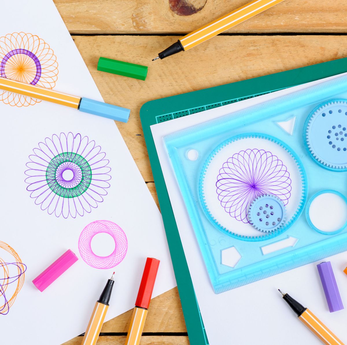 Get the ultimate Spirograph experience with this collector's set –