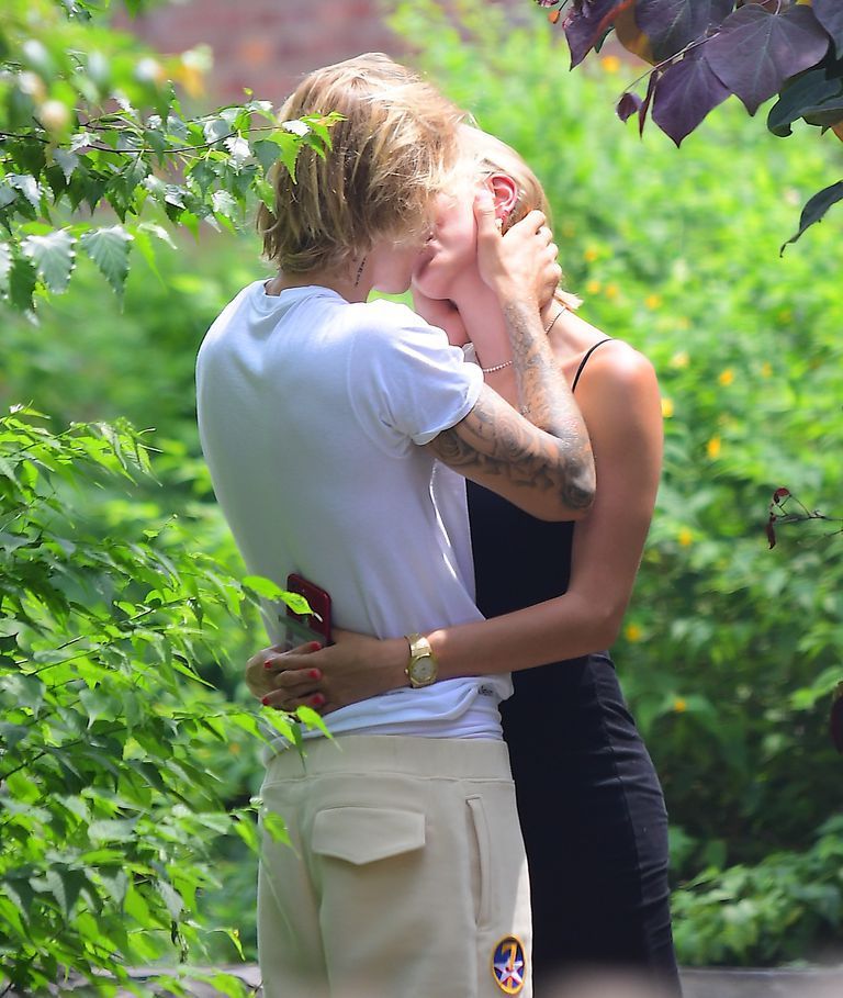 Justin Bieber passionately kisses wife Hailey in new photo
