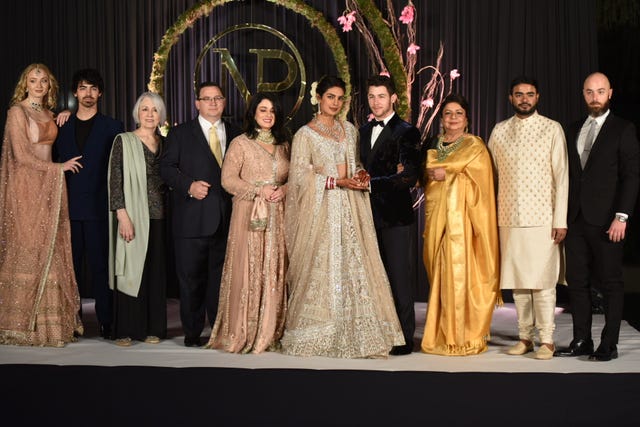 Sophie Turner wore so many stunning lehengas at Nick Jonas, Priyanka  Chopra's wedding. See pics