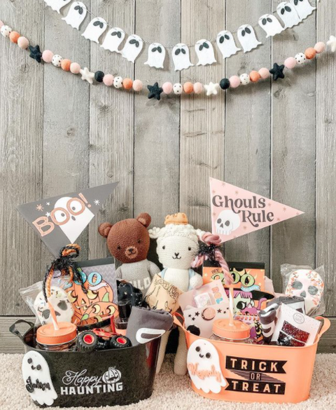 30 Best Spooky Basket Ideas - DIY Halloween or Baskets